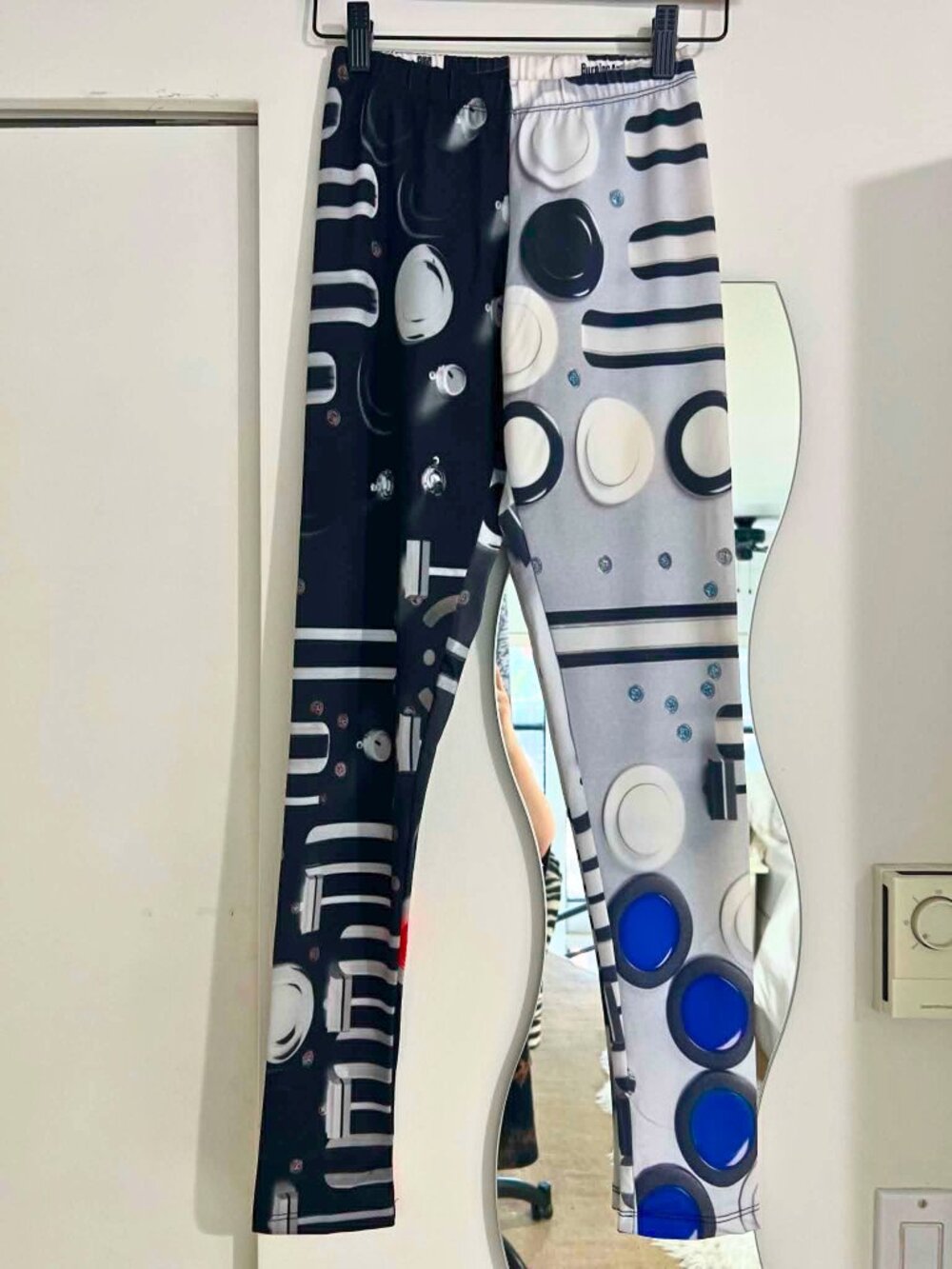 Burning Artists Collective Moldover's Mojo leggings size S